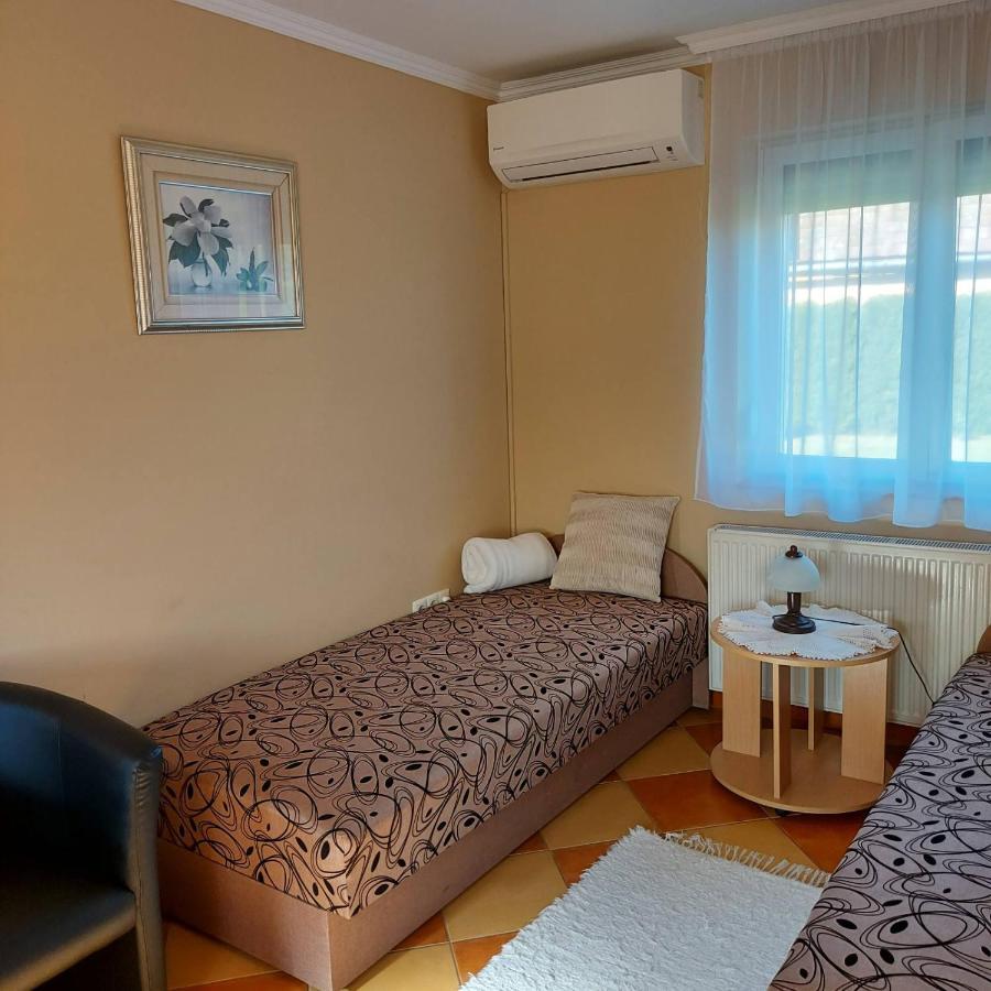 Mediterran Vendeghaz Nagyatád Exterior foto