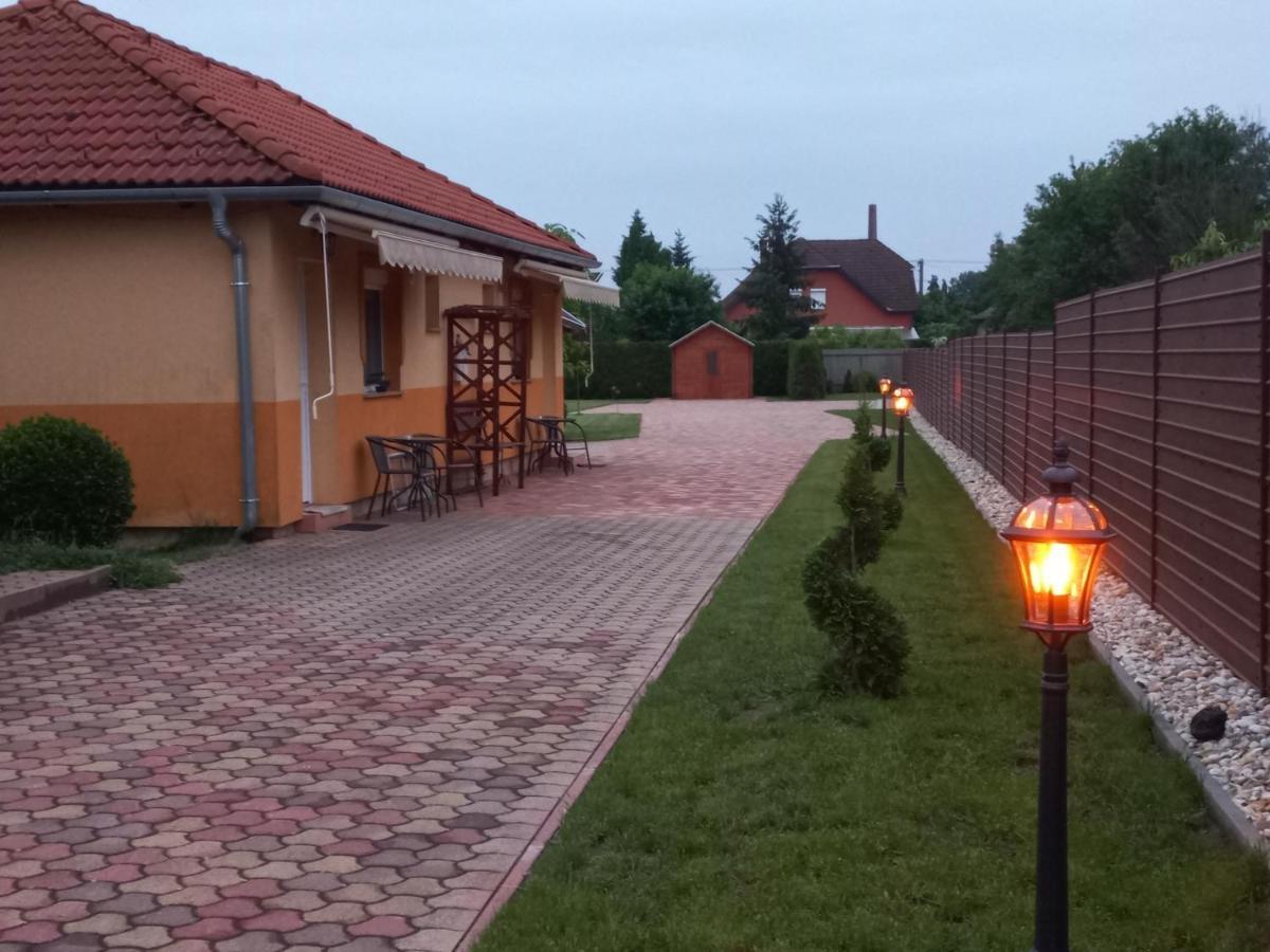 Mediterran Vendeghaz Nagyatád Exterior foto